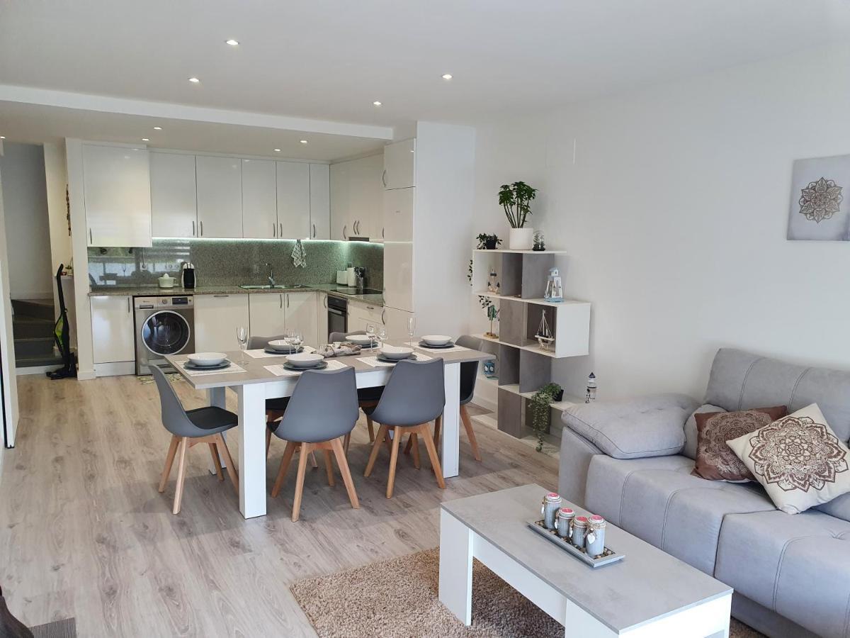 Moderno Duplex Comfort Roses Buitenkant foto
