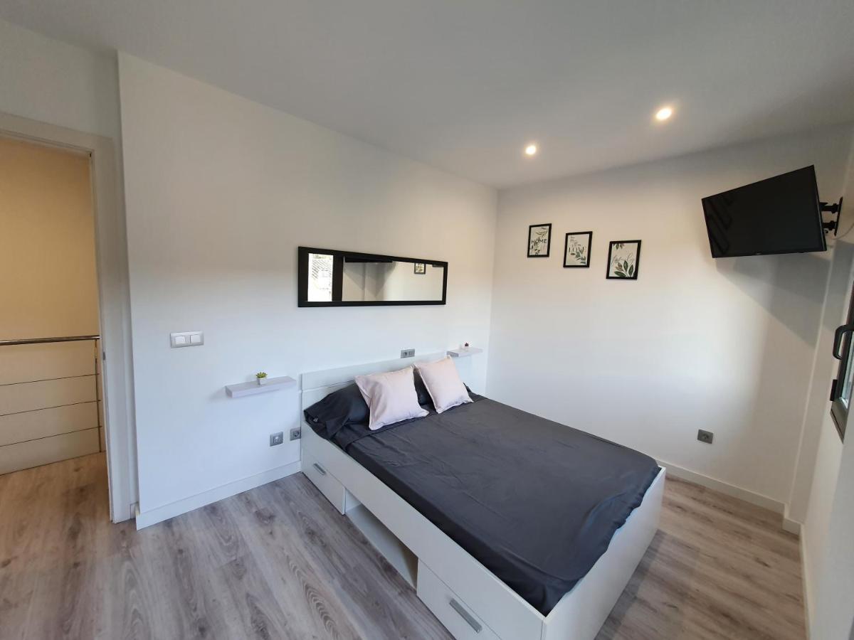 Moderno Duplex Comfort Roses Buitenkant foto